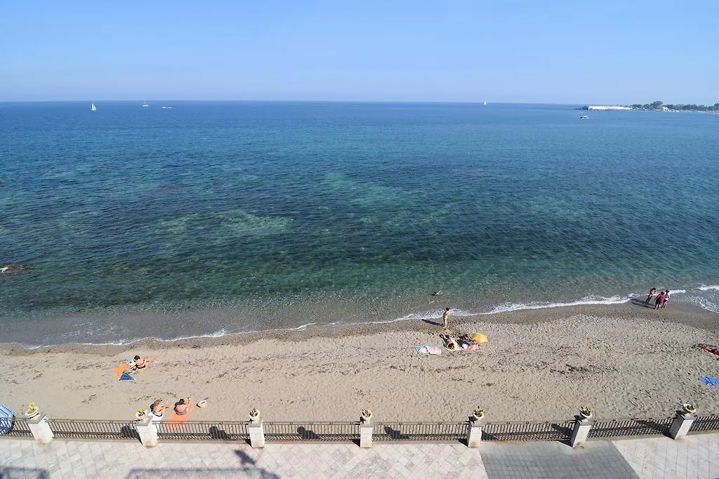 Nina B&B Giardini Naxos Italy