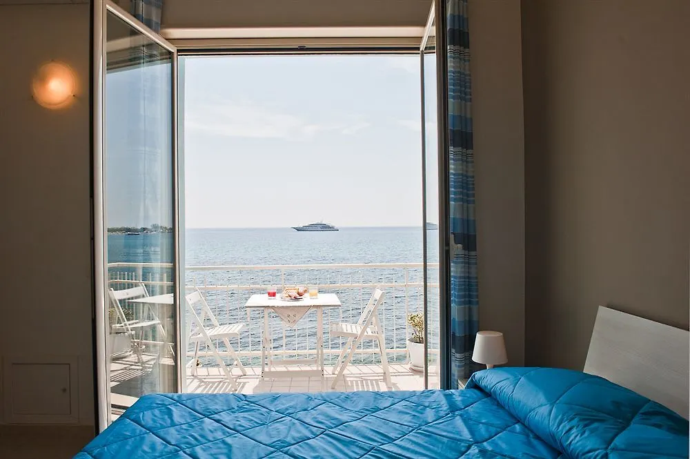 Nina B&B Giardini Naxos 3*,
