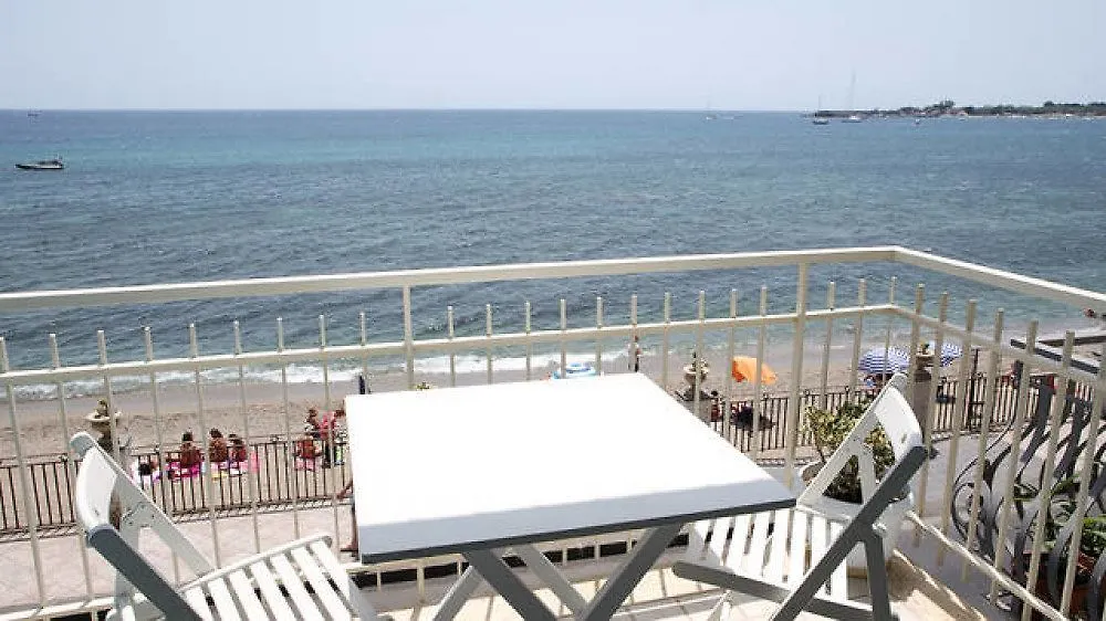 Bed & Breakfast Nina B&B Giardini Naxos