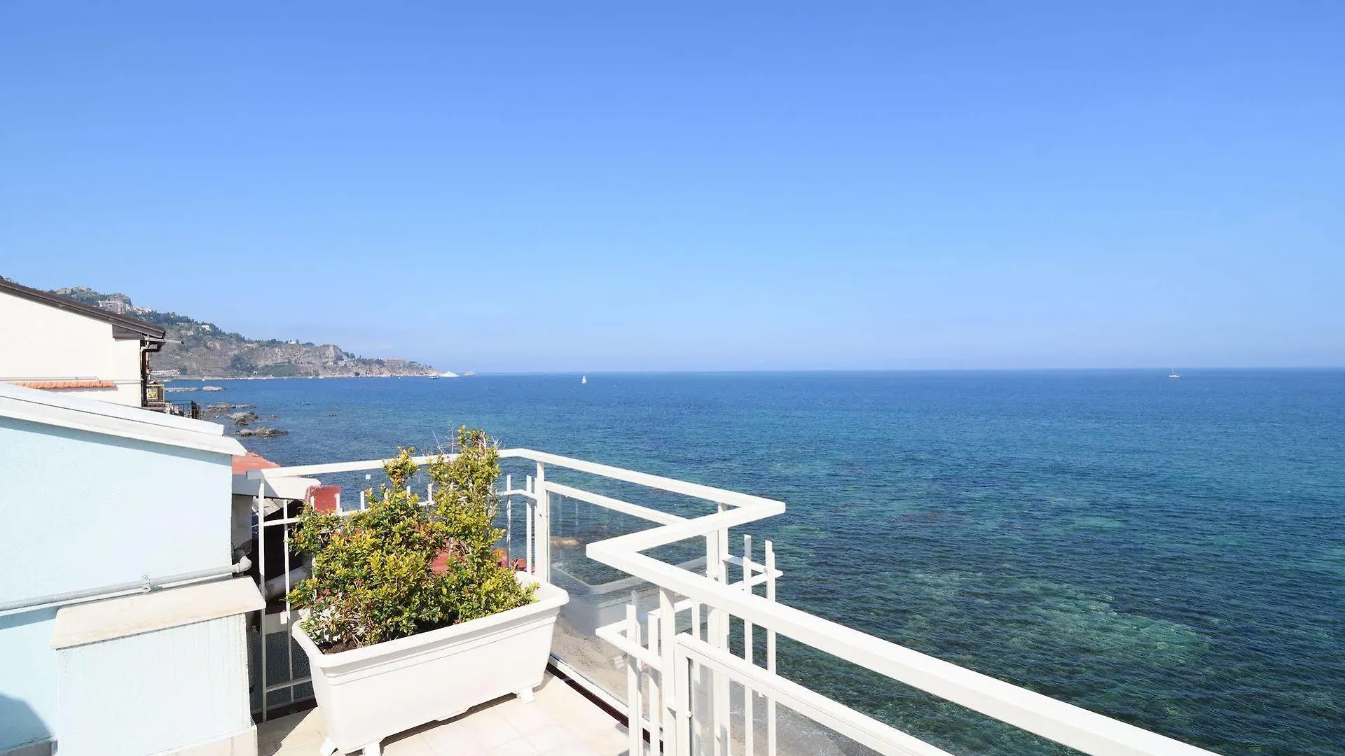 Nina B&B Giardini Naxos 3*,